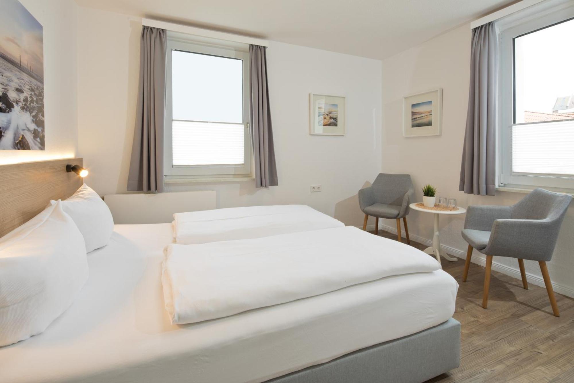 Haus Menno Janssen - Doppelzimmer นอร์เดอร์ไน ภายนอก รูปภาพ